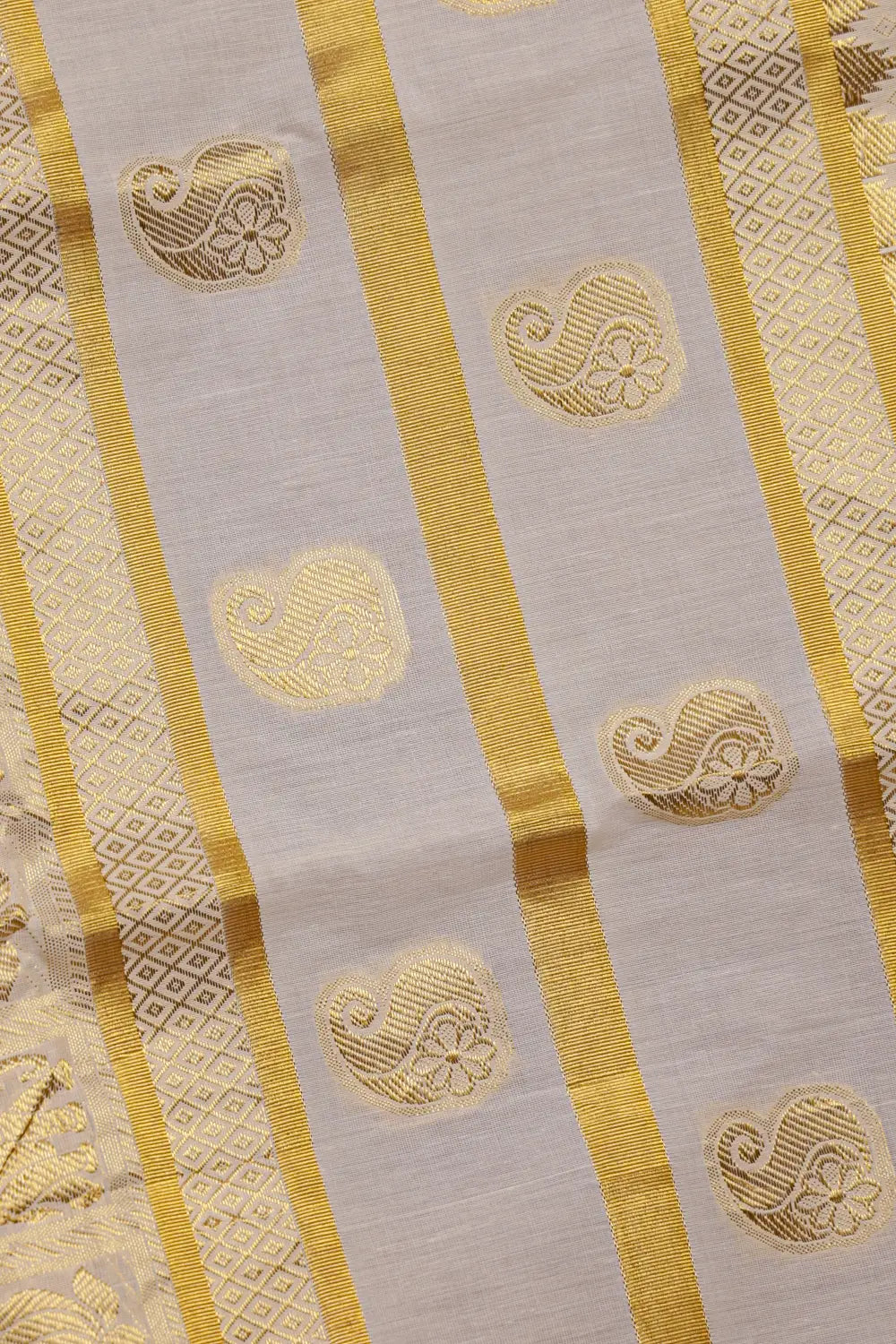 Off White Cotton Kerala Saree