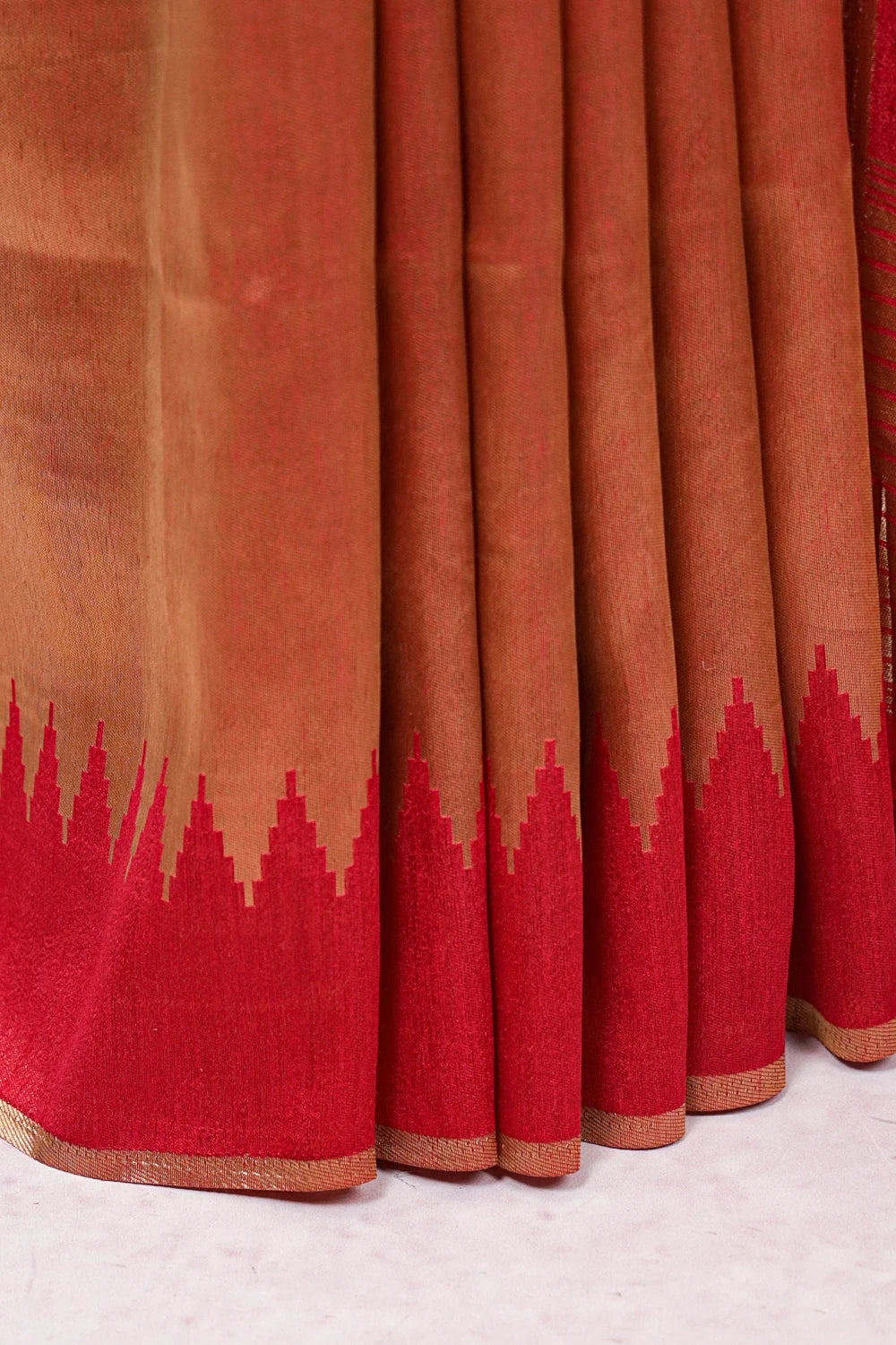 Chilly Red And Gold Jute Banarasi Saree