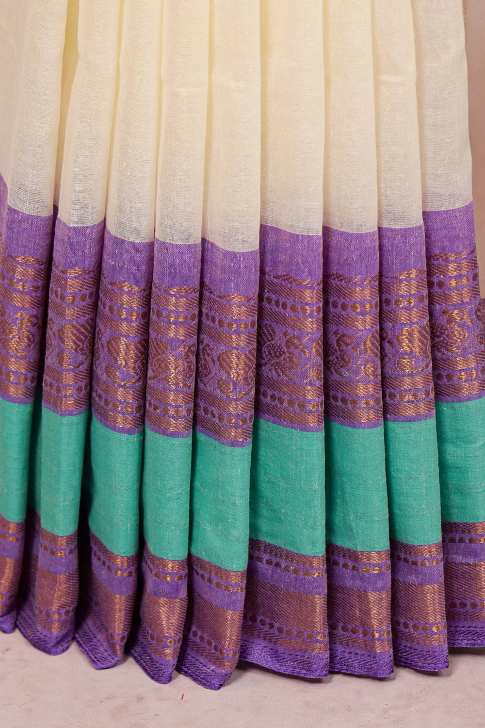 Off White Mul Cotton Kerala Saree