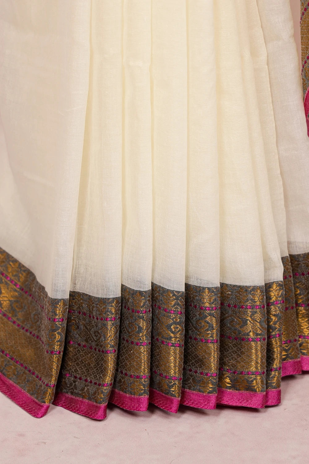 Off White Mul Cotton Kerala Saree