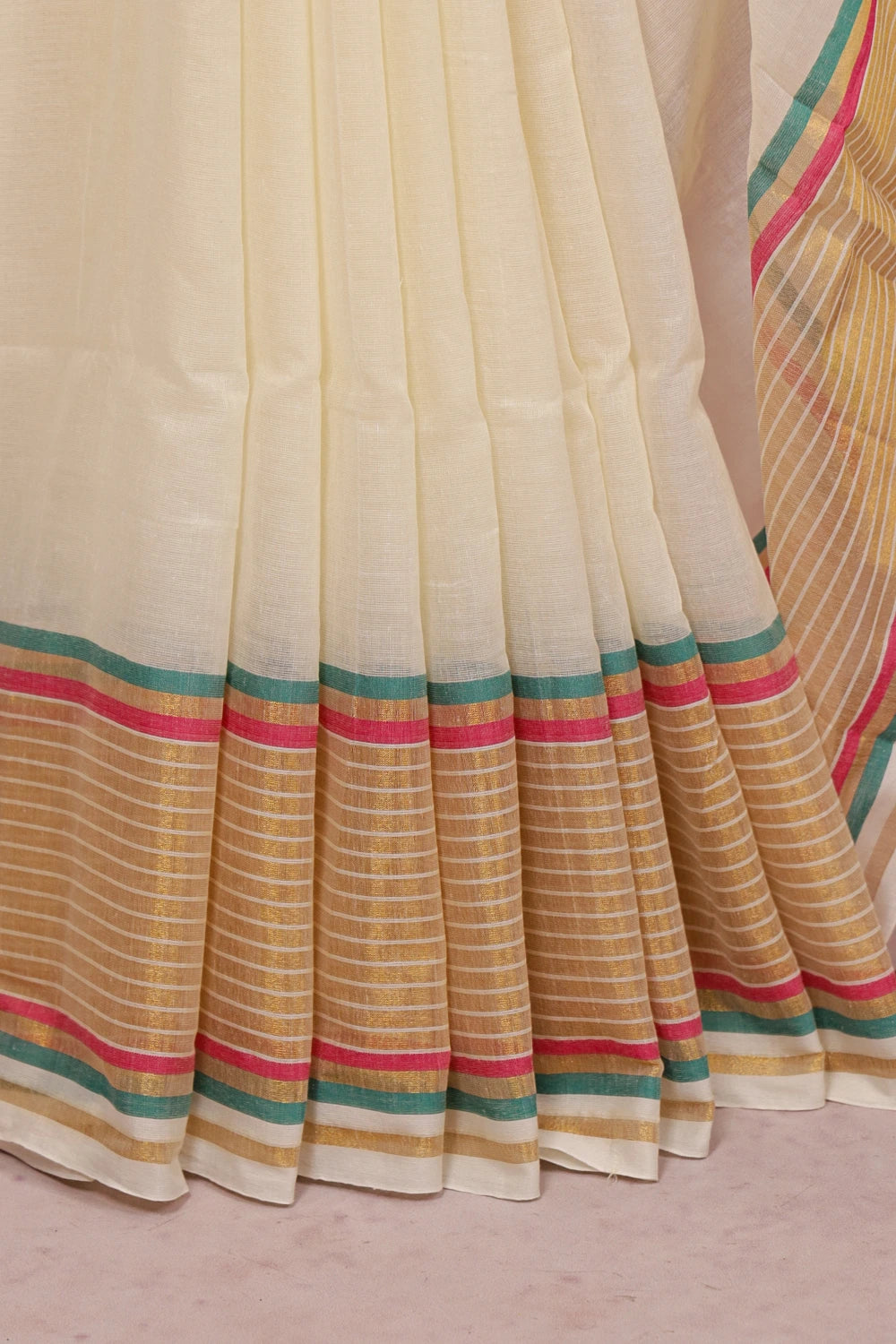 Off White Mul Cotton Kerala Saree