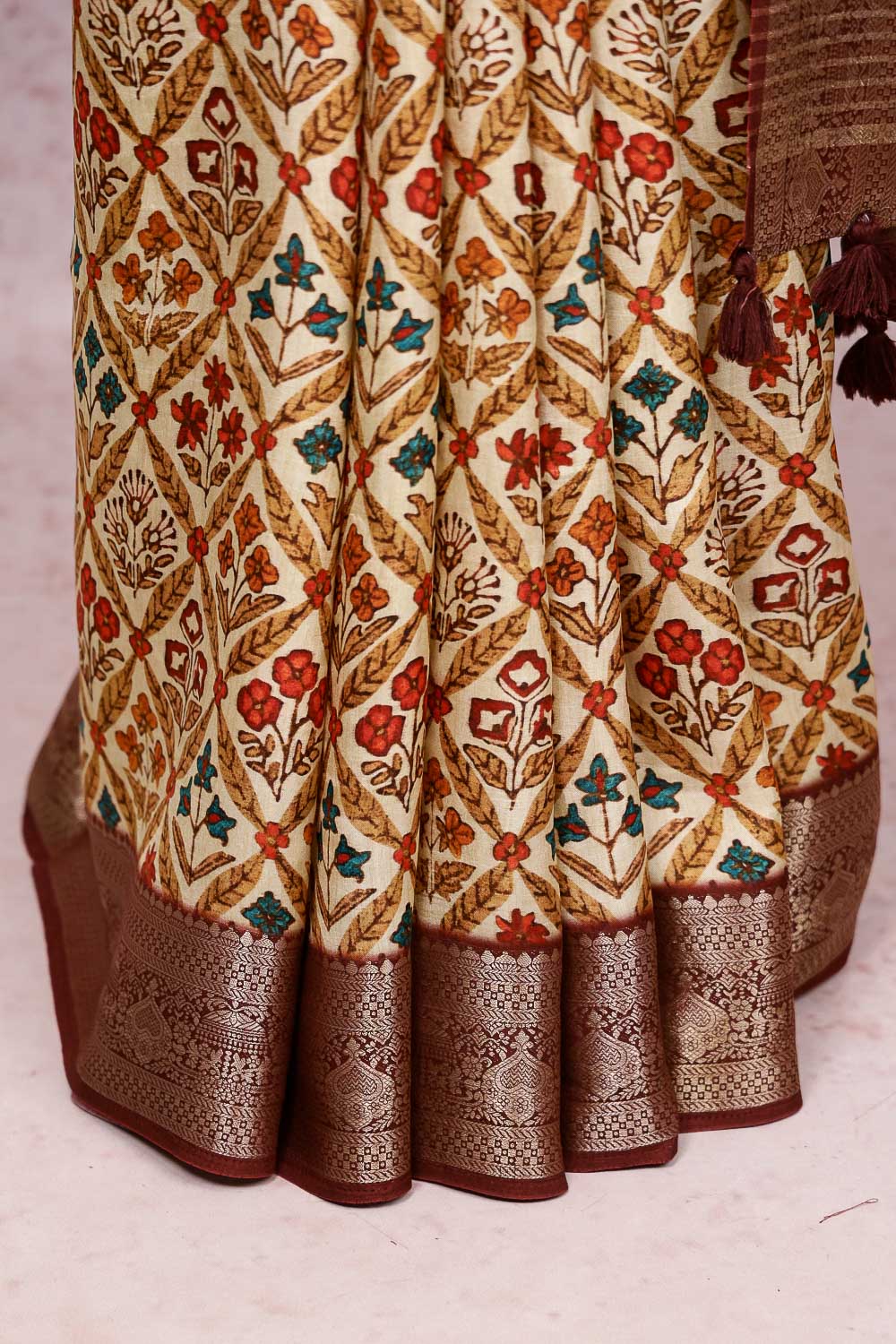 Cream Crepe Saree