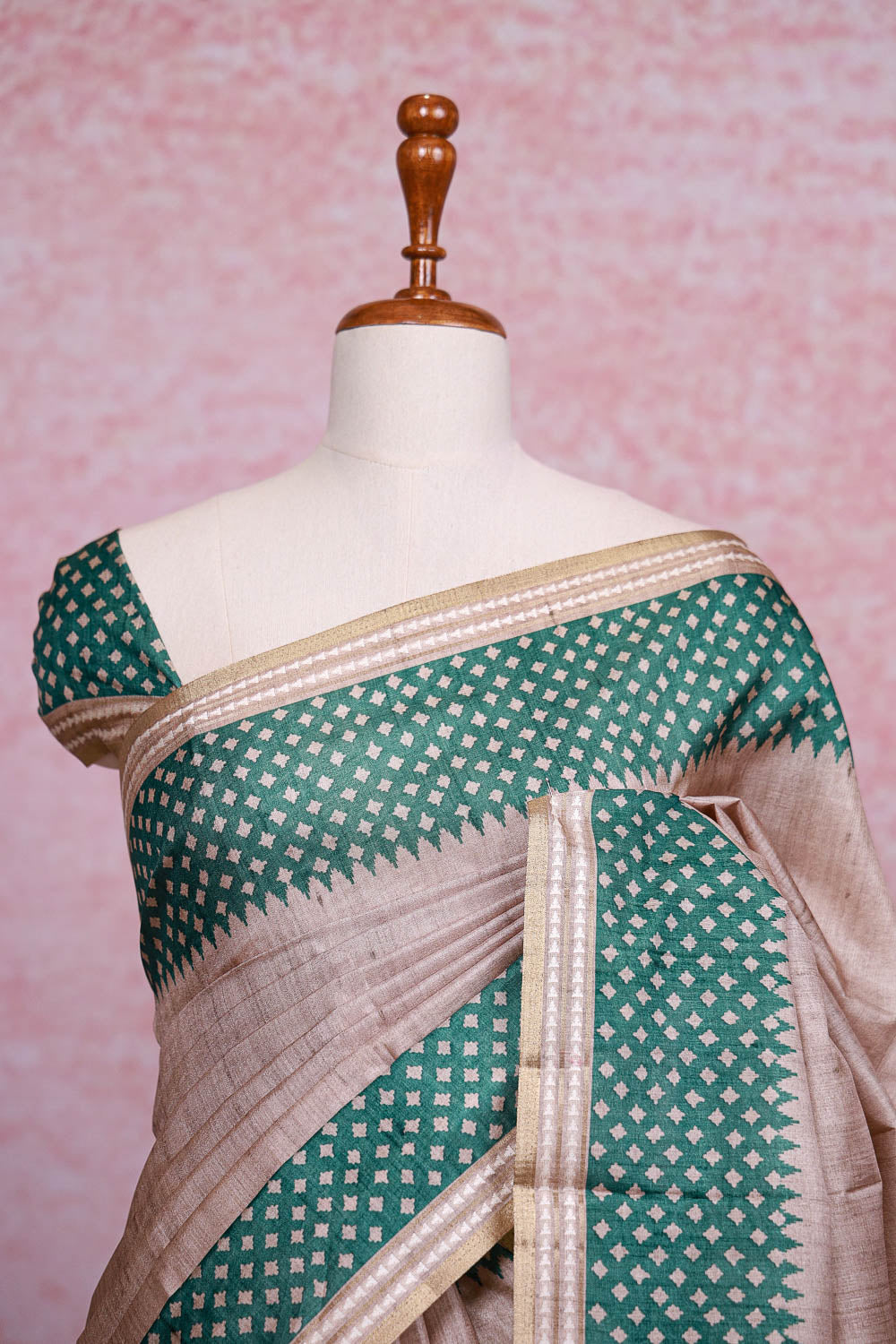 Chikku Color Semi Tussar Saree
