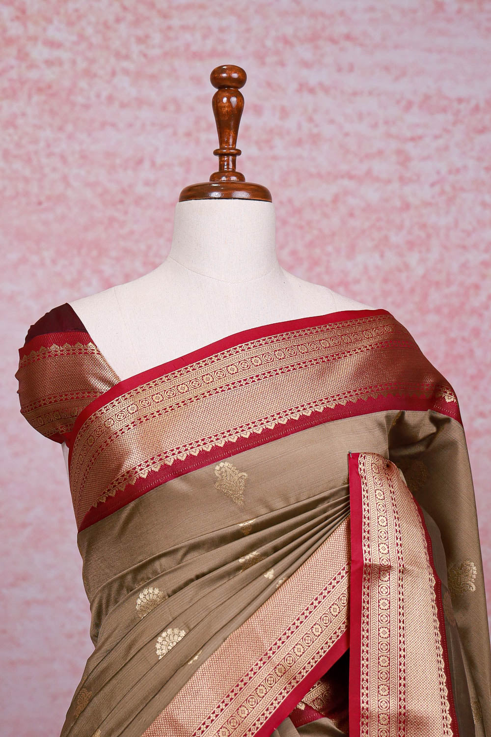 Chikku Color Semi Silk Saree