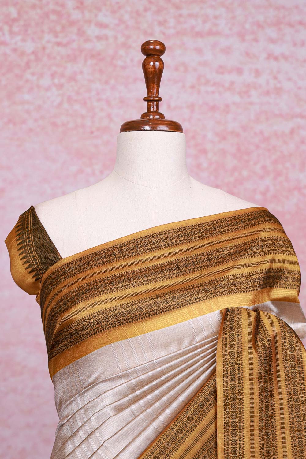 Cream Semi Tussar Saree - Seematti