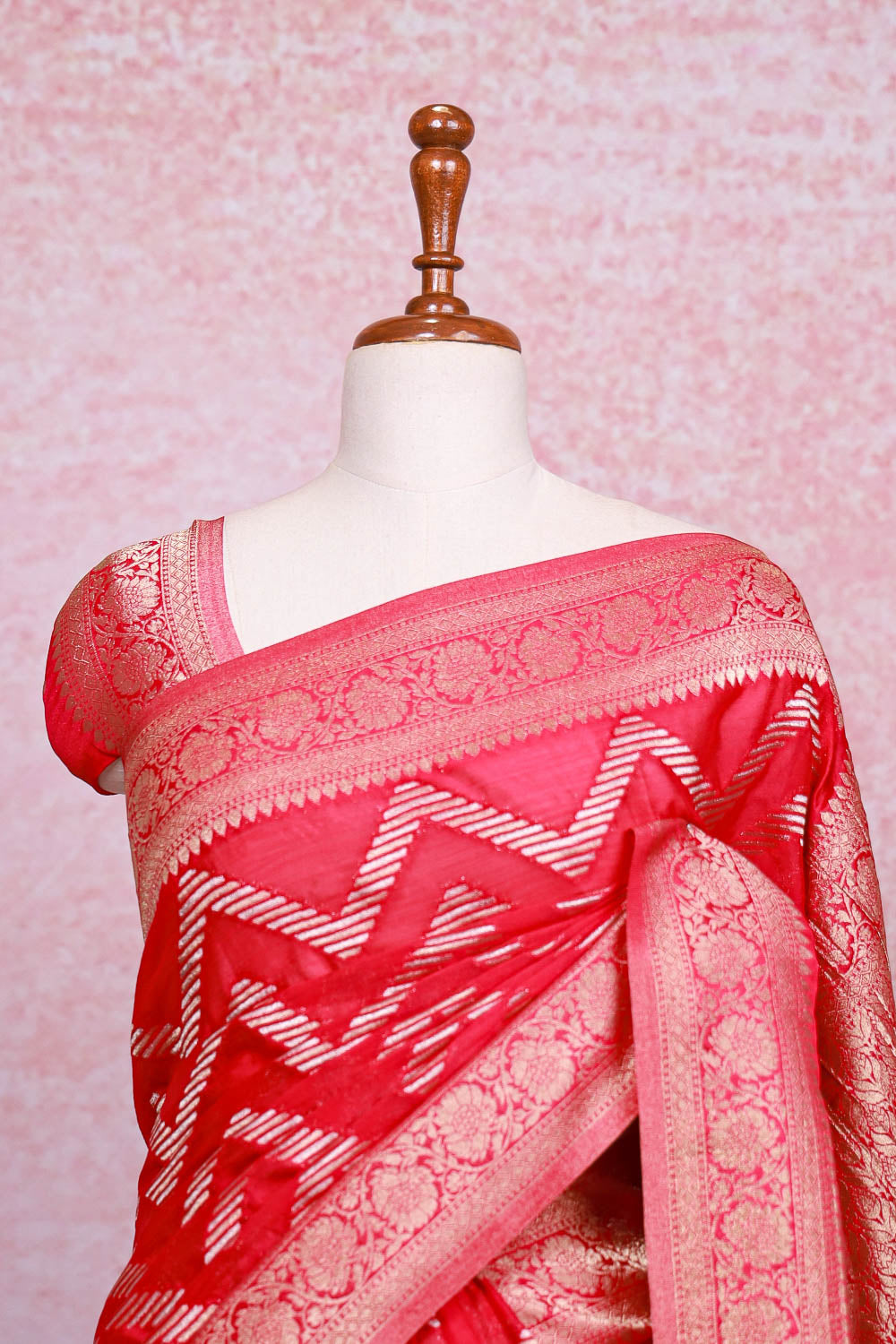 Reddish Pink Semi Banarasi Saree - Seematti