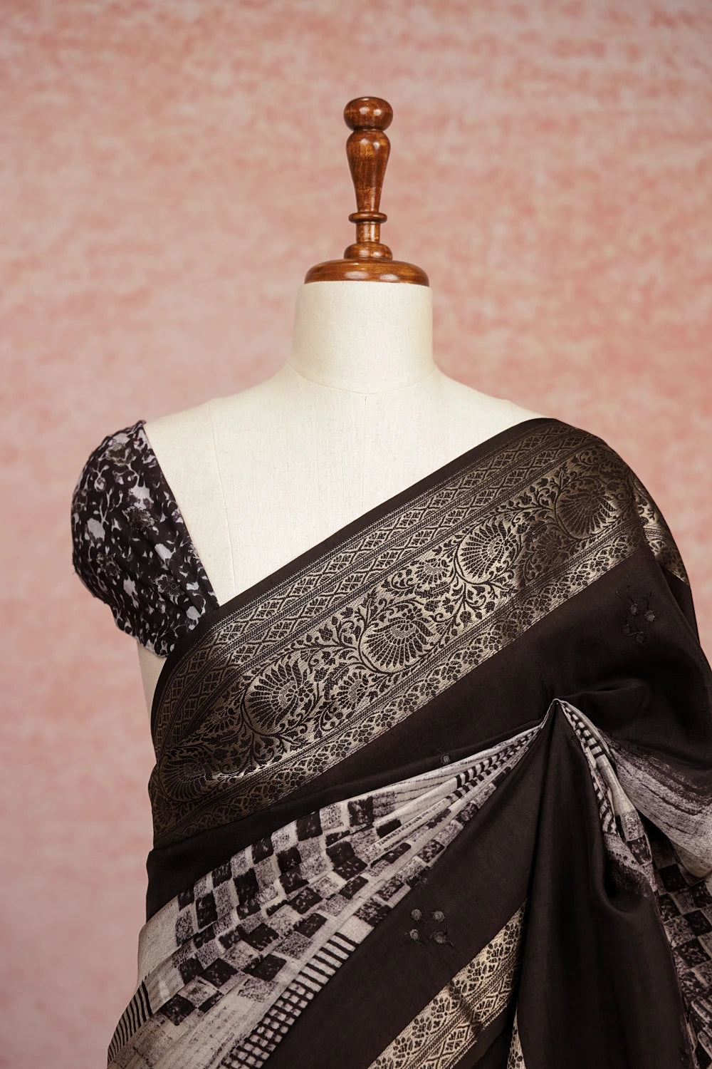 Black And White Semi Tussar Saree