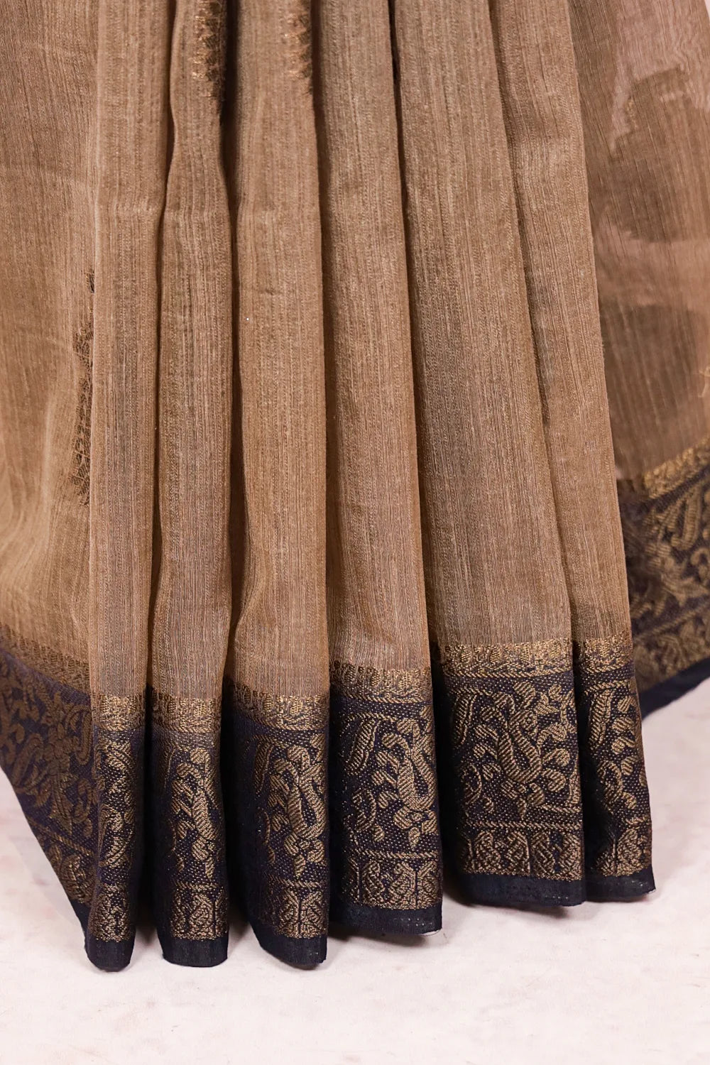 Chikku Color Semi Jute Saree