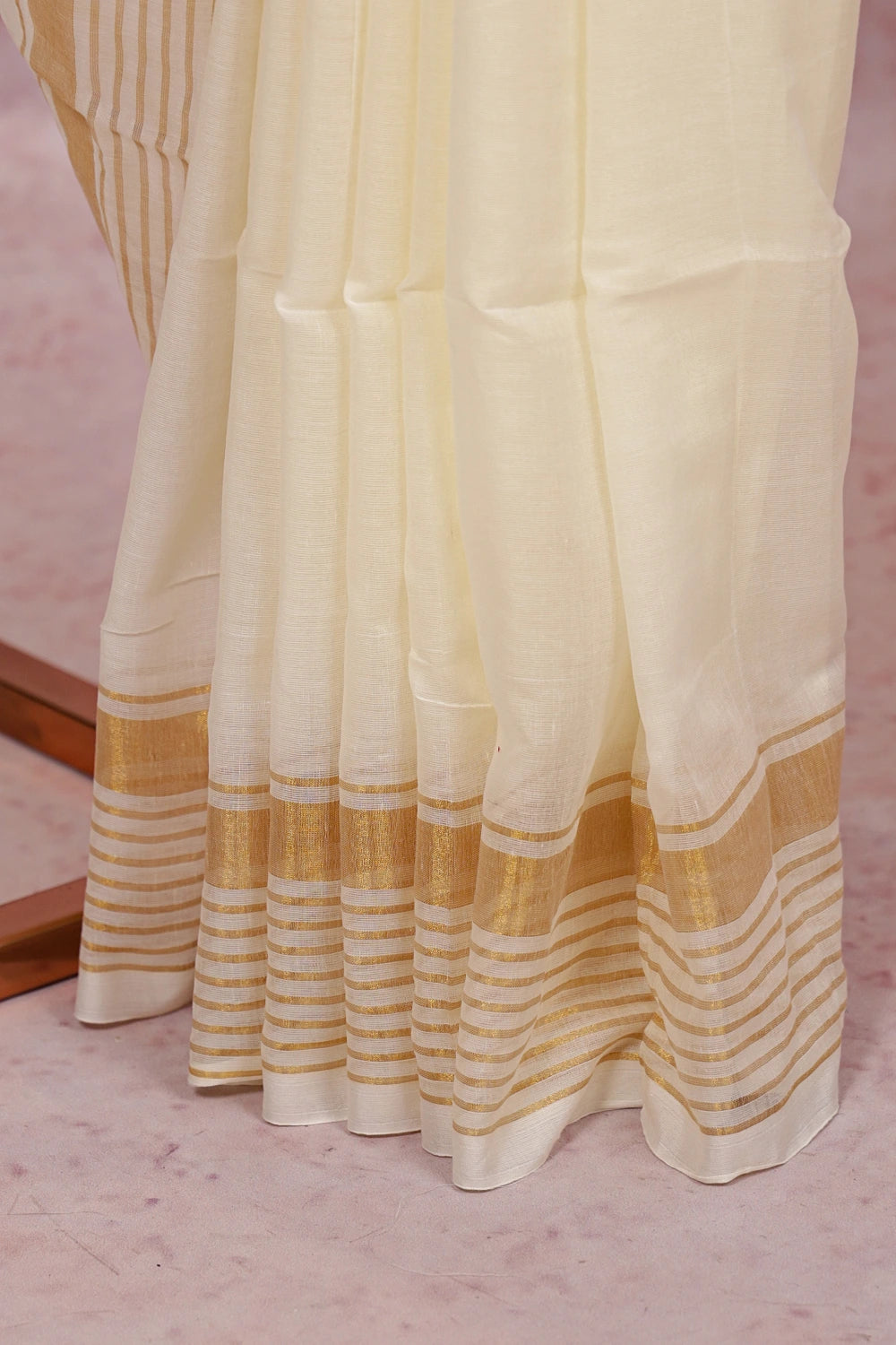 Off White Mul Cotton Kerala Saree
