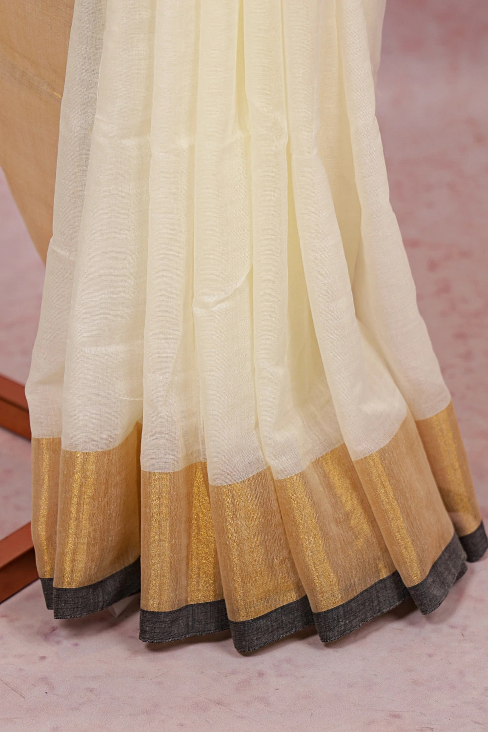 Off White Mul Cotton Kerala Saree