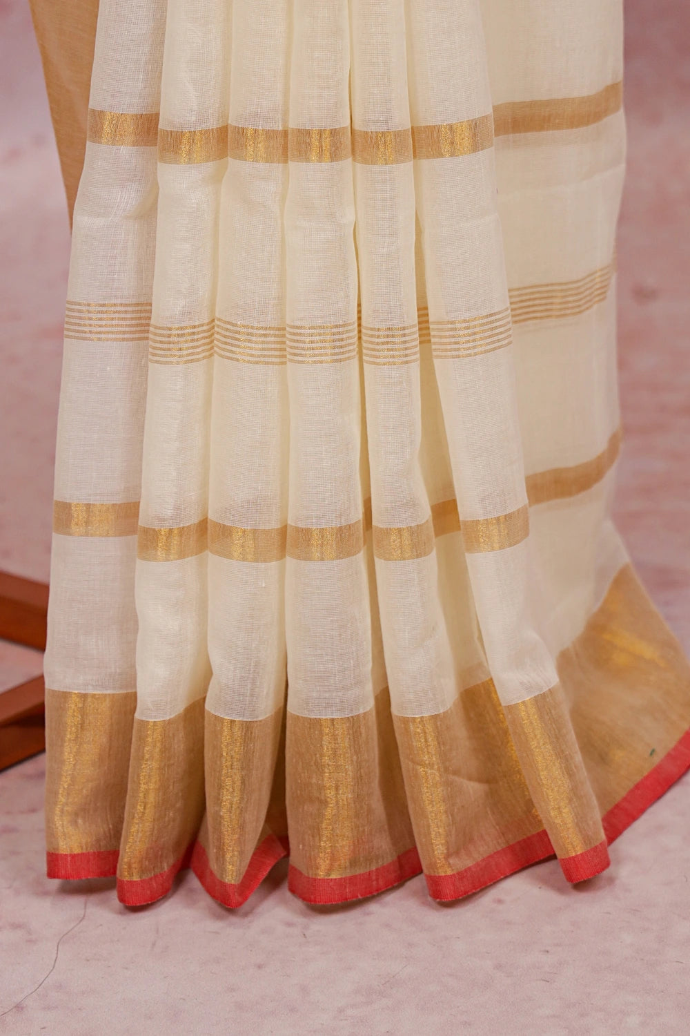 Off White Mul Cotton Kerala Saree
