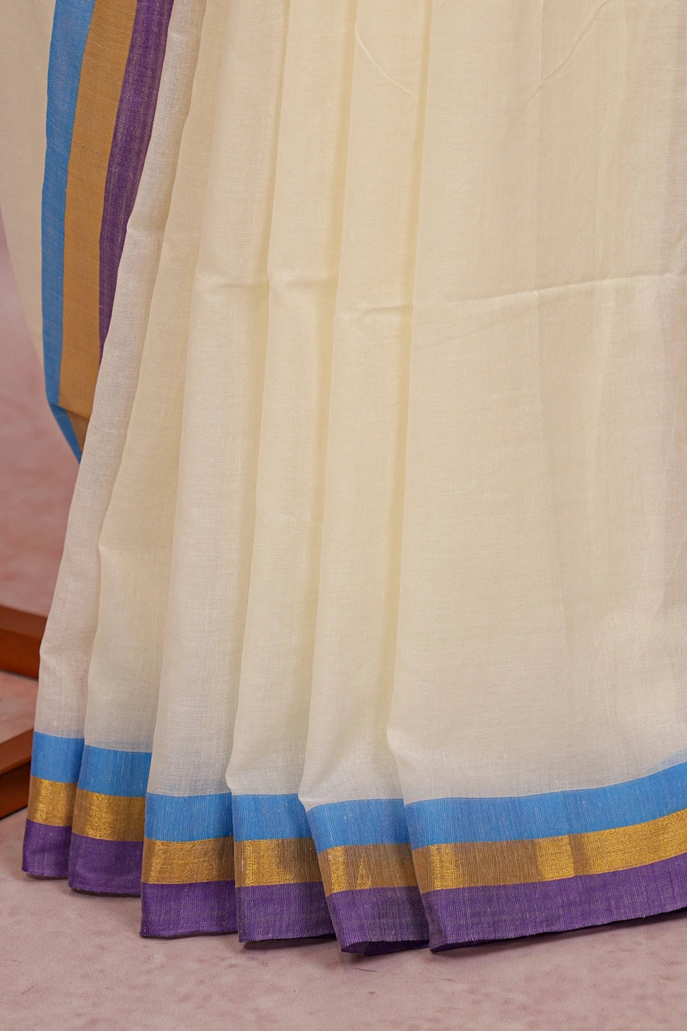 Off White Mul Cotton Kerala Saree