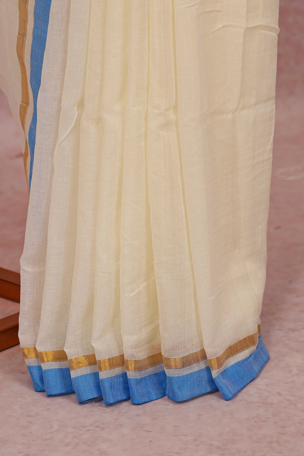 Off White Mul Cotton Kerala saree