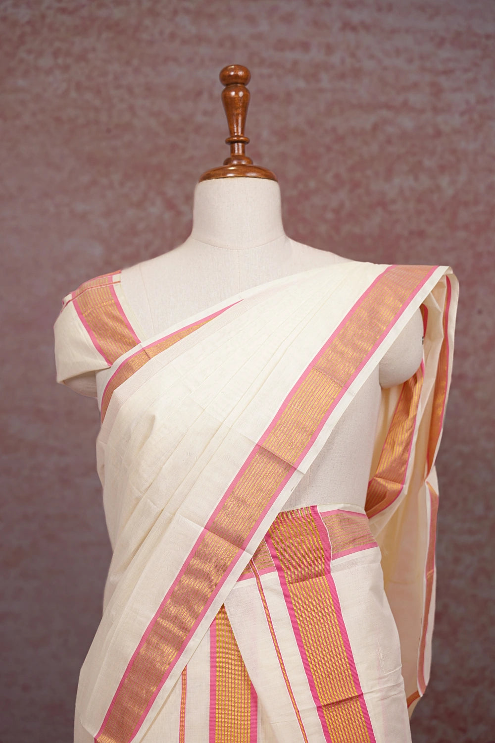 Vadamulla cotton saree pallu close-up with floral motifs