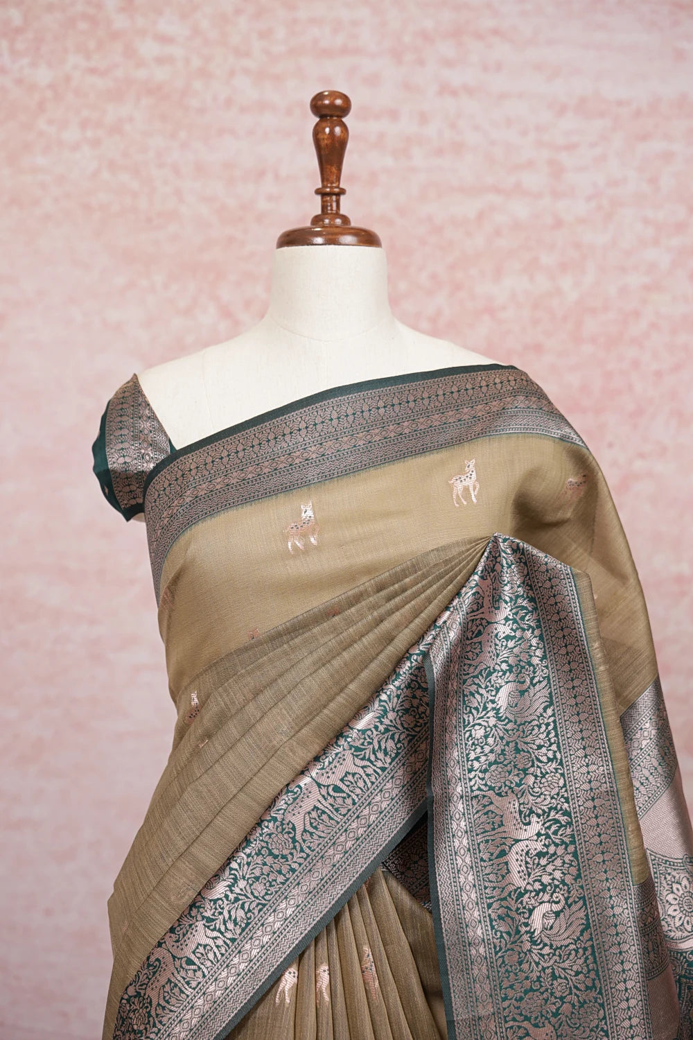 Chikku Color Semi jute Saree