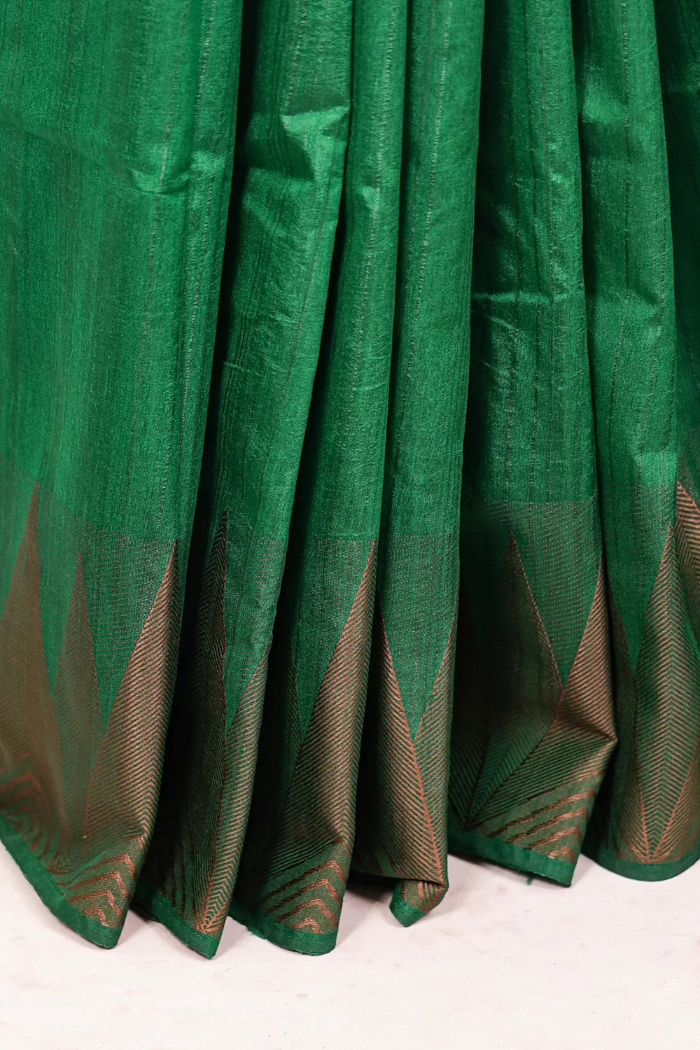 Semi jute saree fabric texture, temple border detail