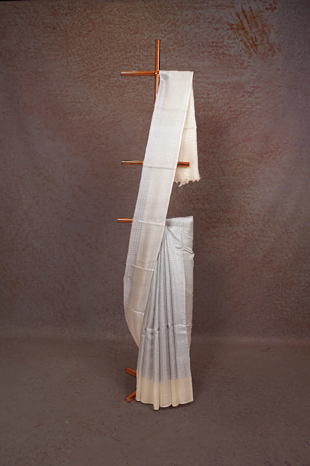Silver tussar silk saree with plain cream border - Seematti