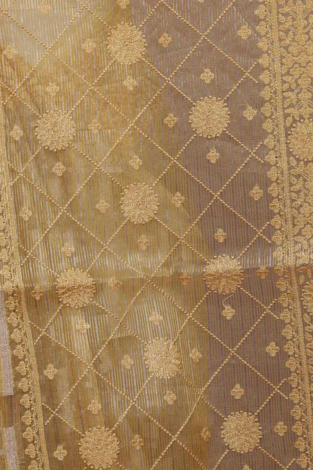 Tissue kota saree fabric texture, zari and thread work detail