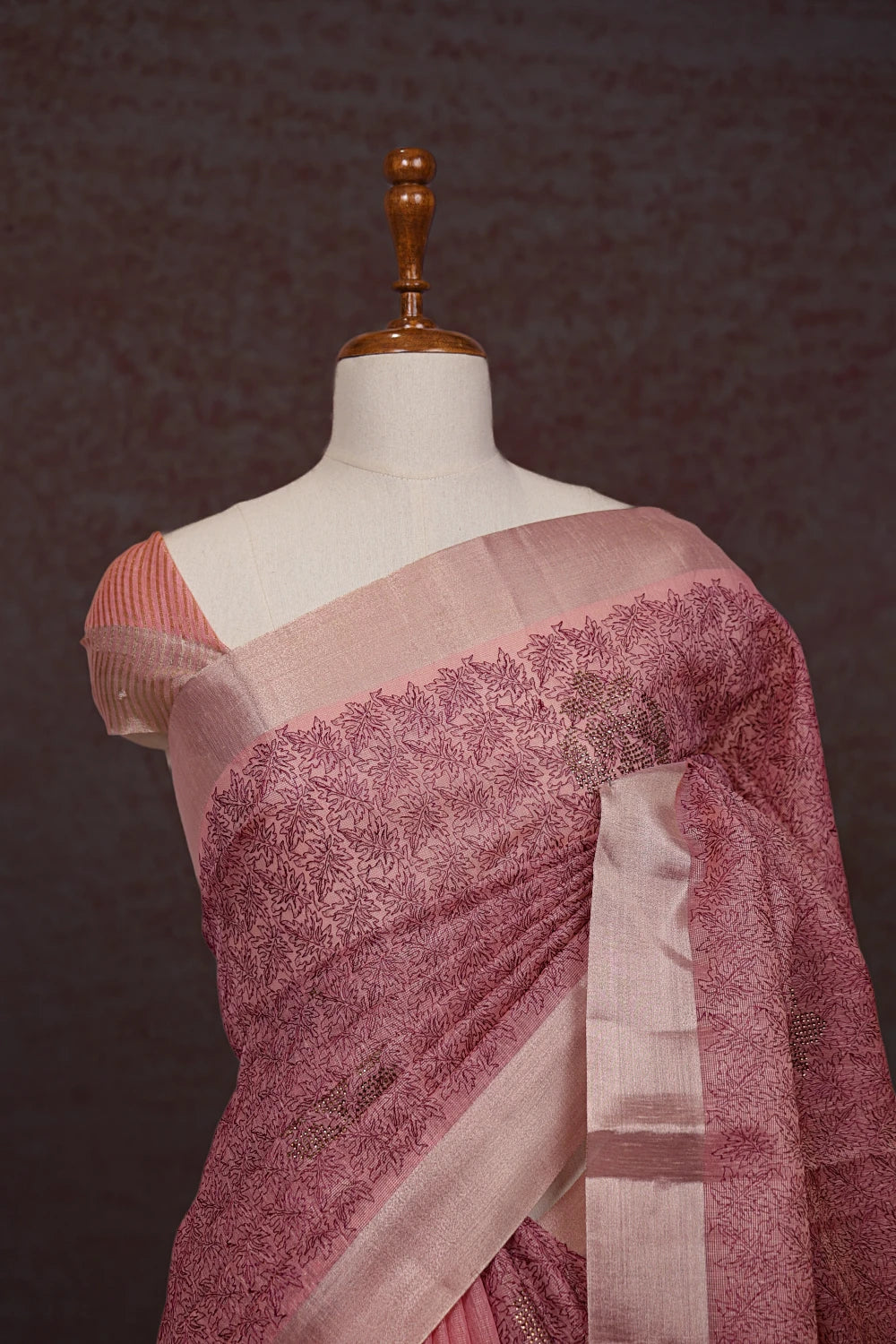 Light Onion Pink Semi Tissue Saree pallu close-up with zari border