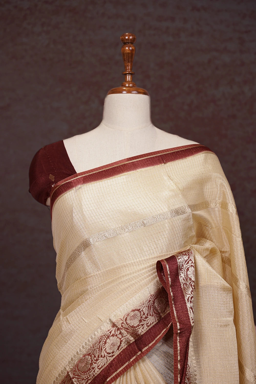 Cream Binni Silk Saree pallu close-up with designer border