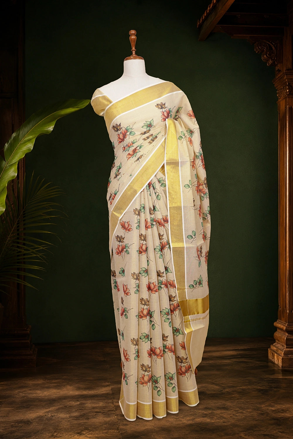 Golden Tissue Kerala Saree pallu close-up with golden border
