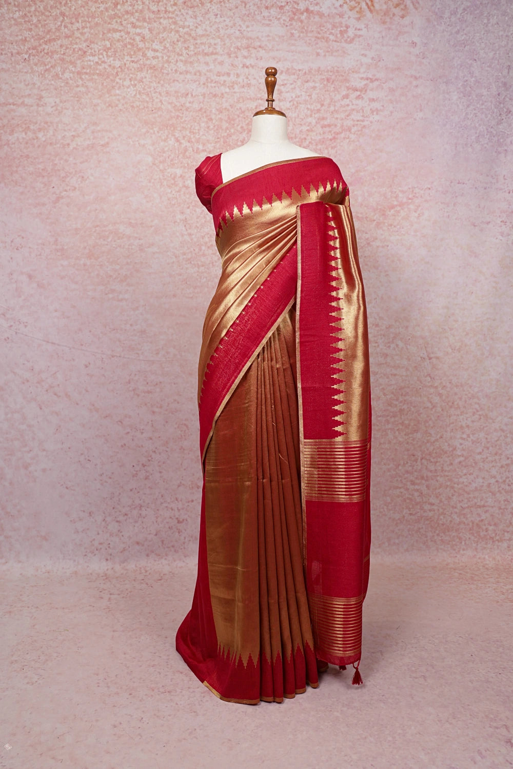 Chilly Red And Gold Jute Banarasi Saree