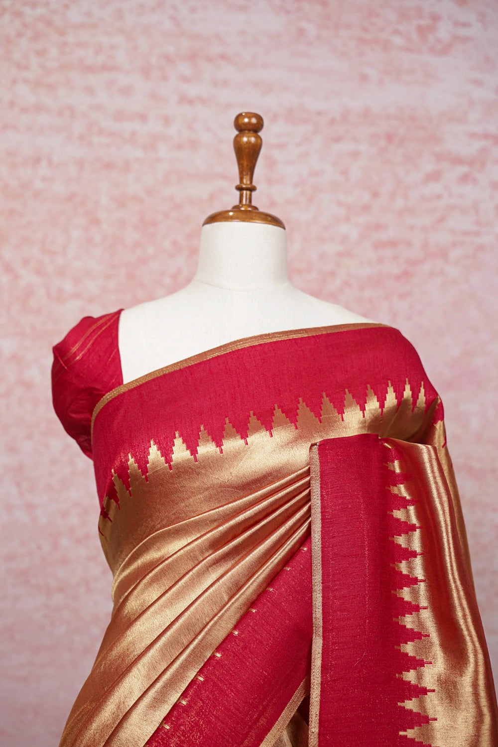 Chilly Red And Gold Jute Banarasi Saree