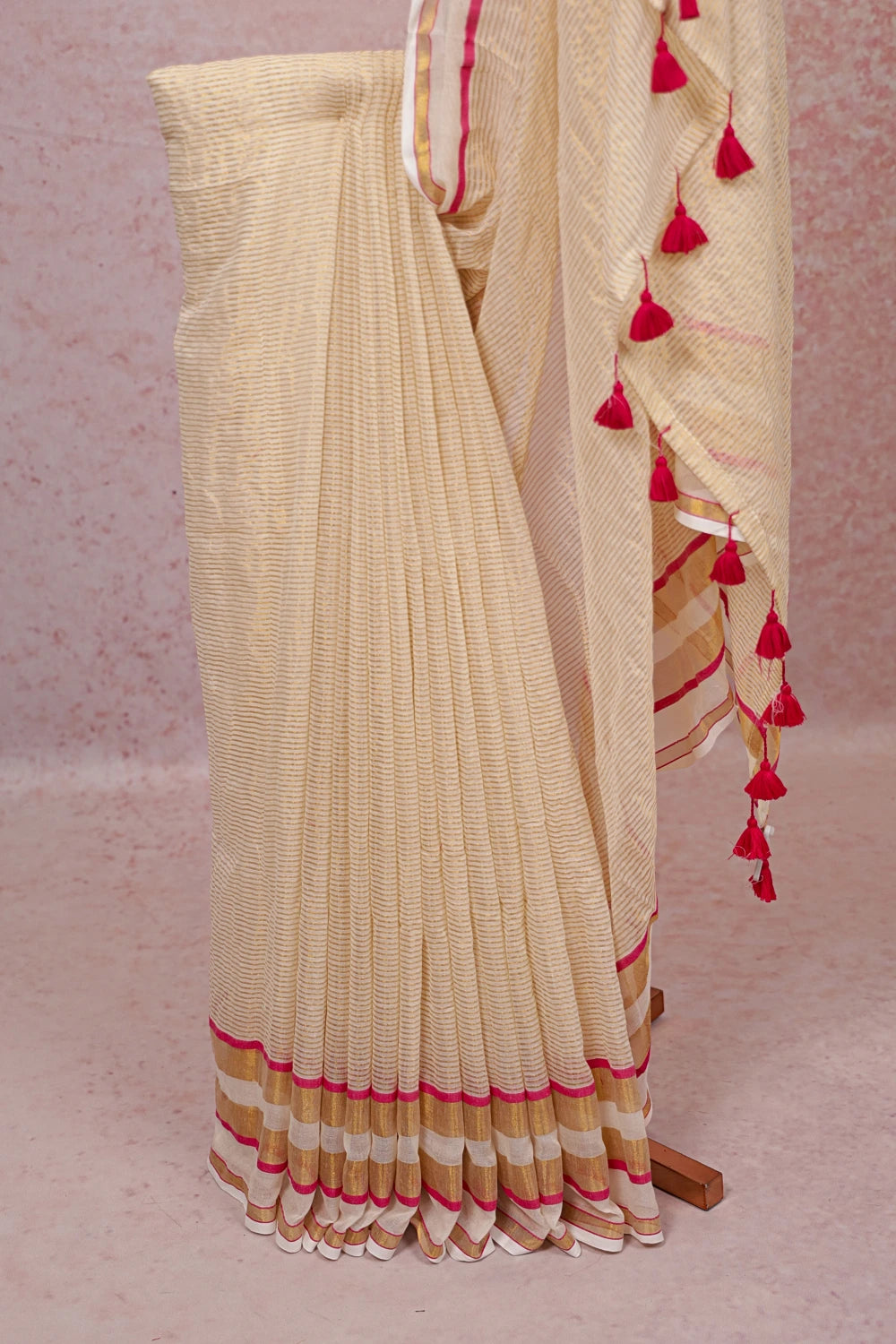 Off White Mul Cotton Kerala Saree