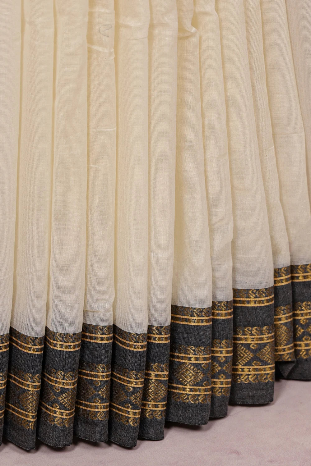 Off White Mul Cotton Kerala Saree