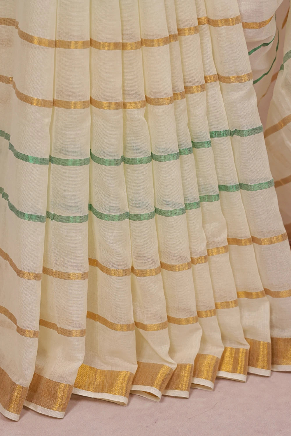Off White Mul Cotton Kerala Saree