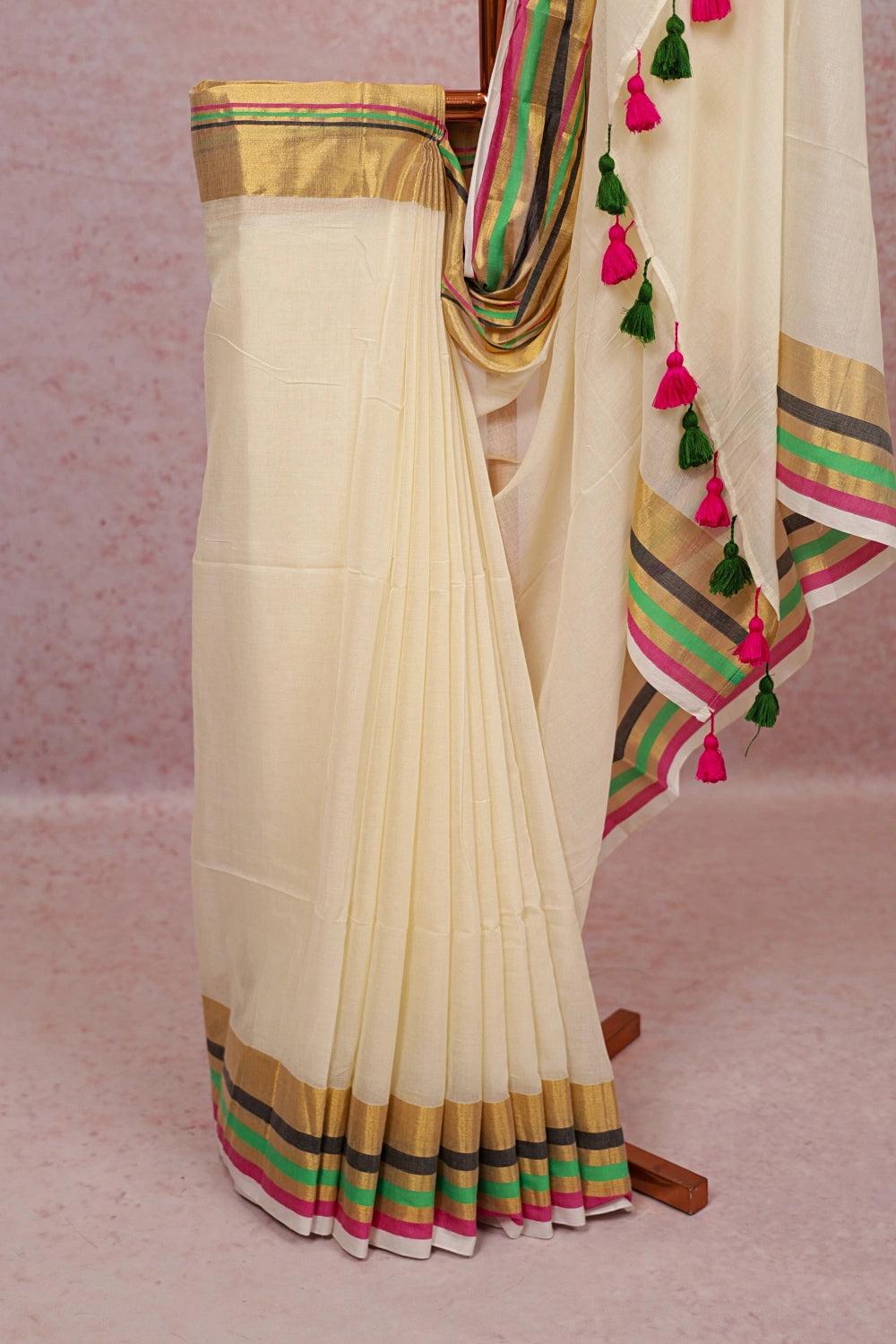 Off White Mul Cotton Kerala Saree