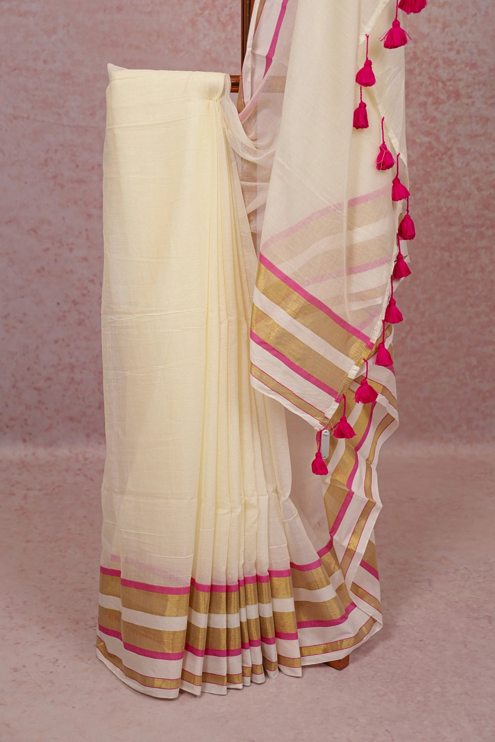 Off White Mul Cotton Kerala Saree