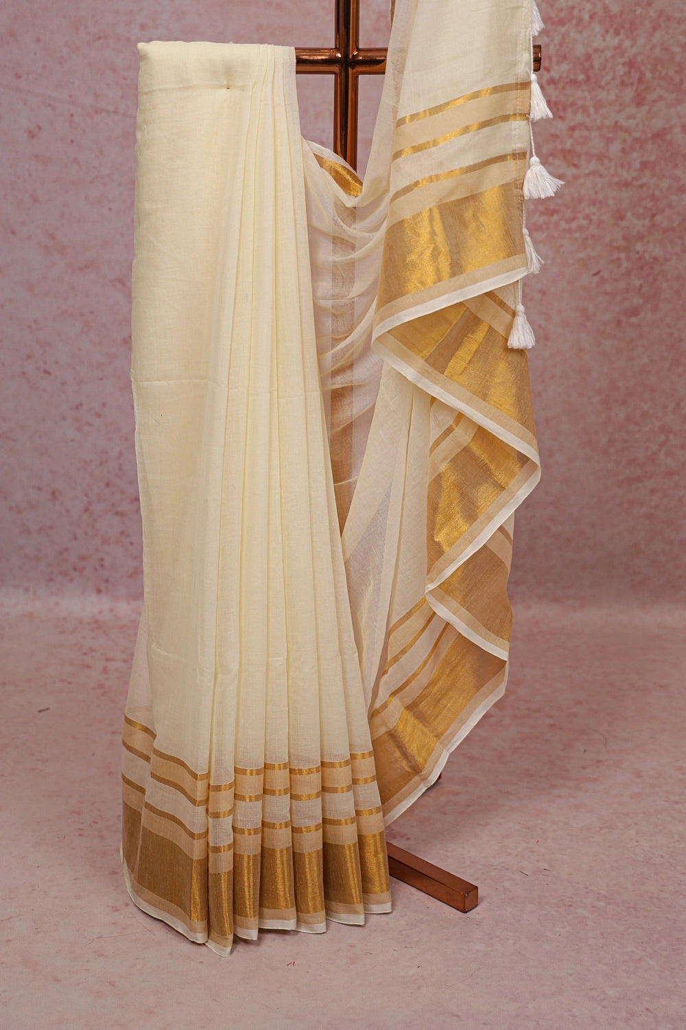Off White Mul Cotton Kerala Saree