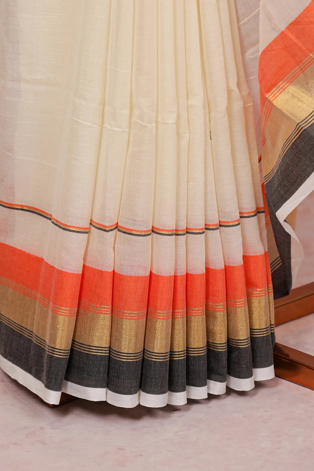 Off White Mul Cotton Kerala Saree