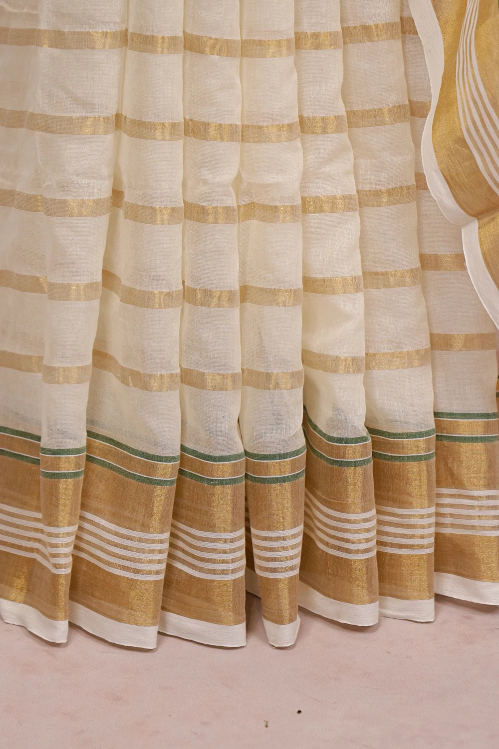 Off White Mul Cotton Kerala Saree