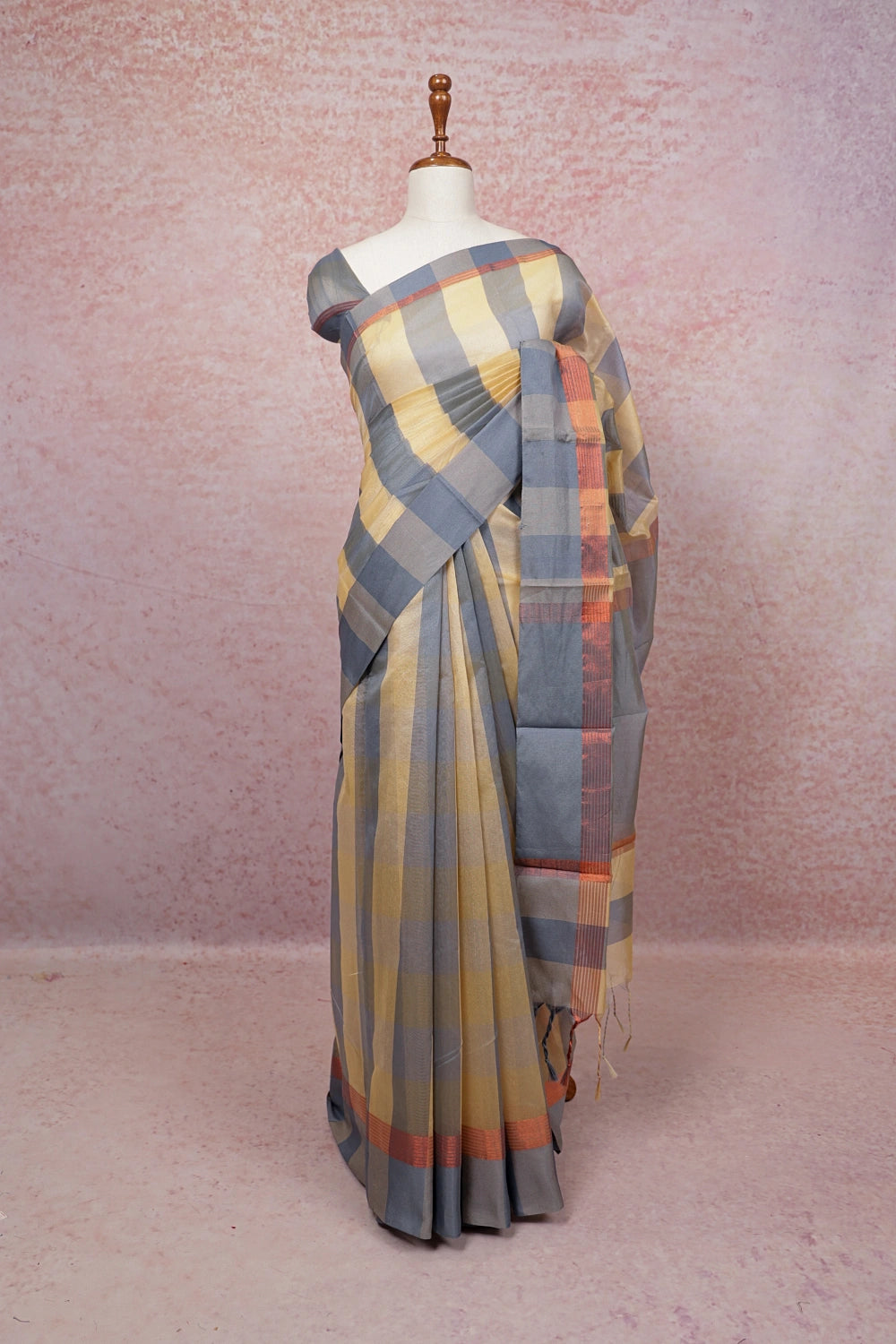 Chikku With Grey Cotton Saree