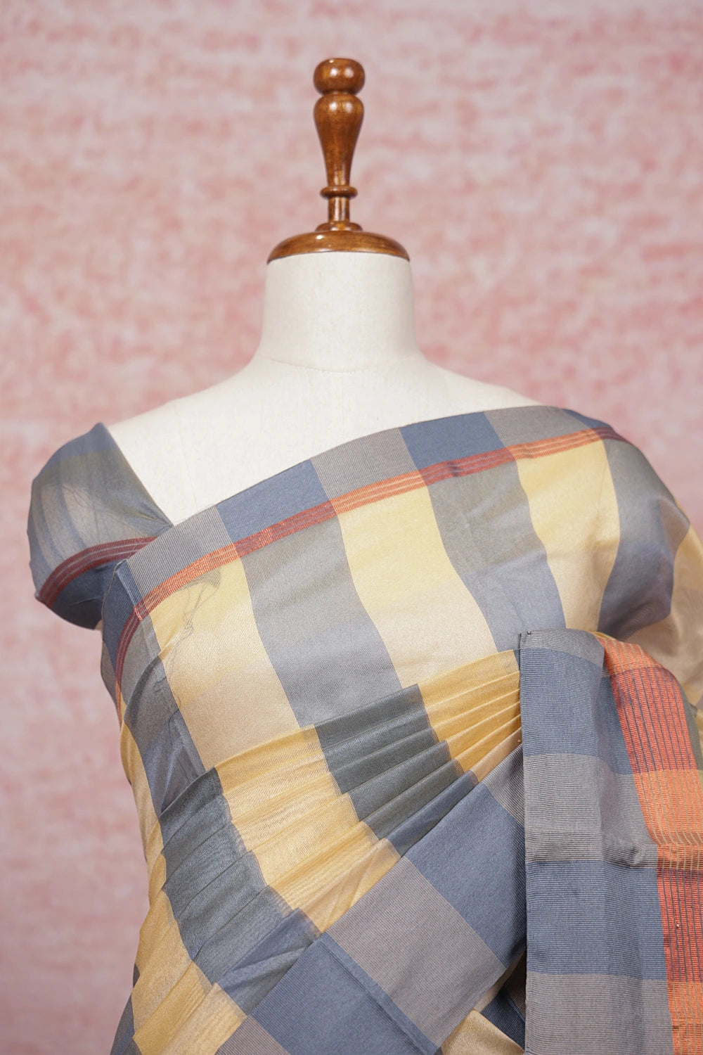 Chikku With Grey Cotton Saree