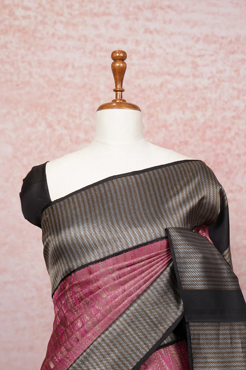 Onion Color Kancheepuram Silk Saree