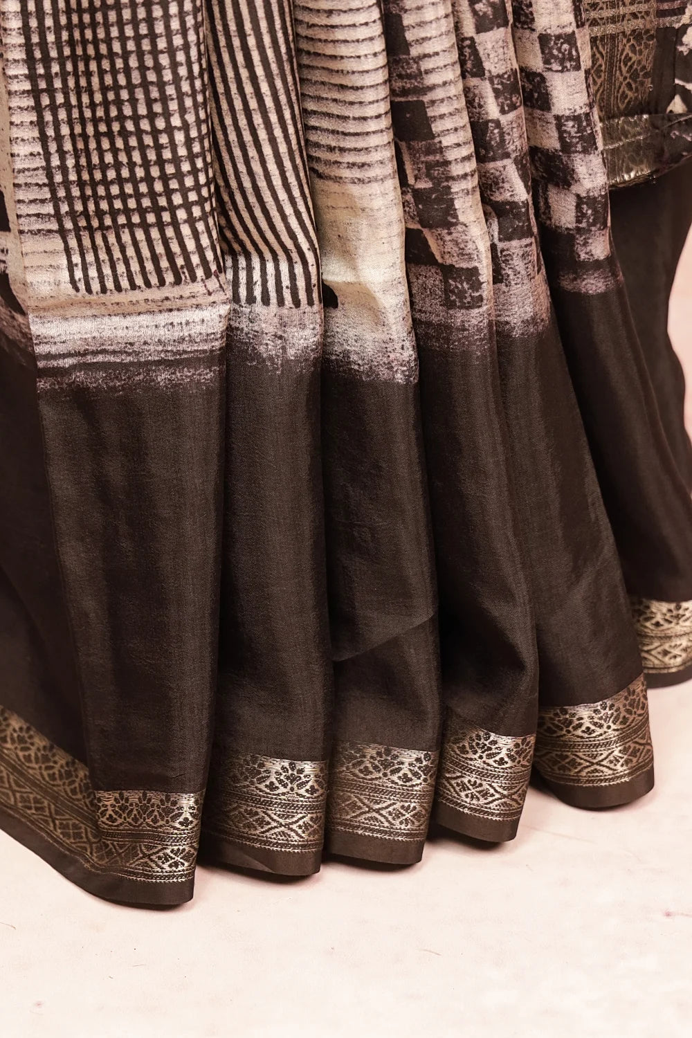 Black And White Semi Tussar Saree
