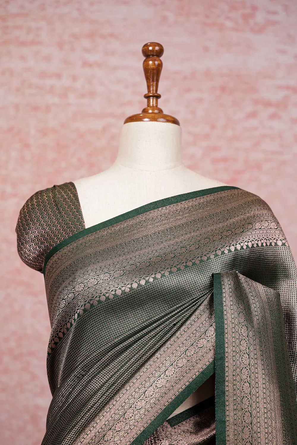 Bottle Green Kubera Silk Saree - Seematti