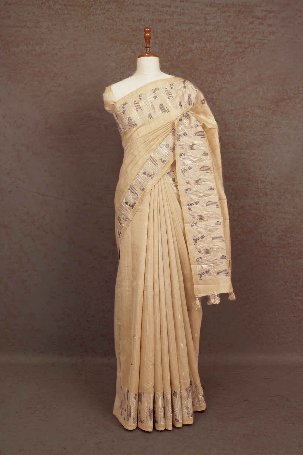 Chikku Colour Semi Jute Saree