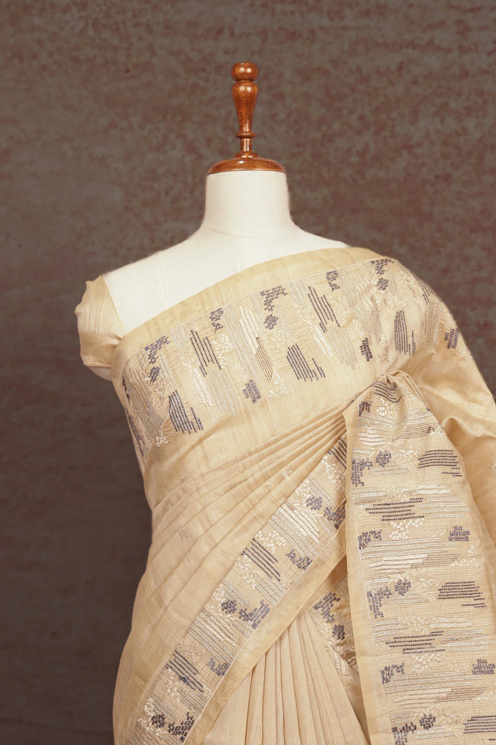Chikku Colour Semi Jute Saree