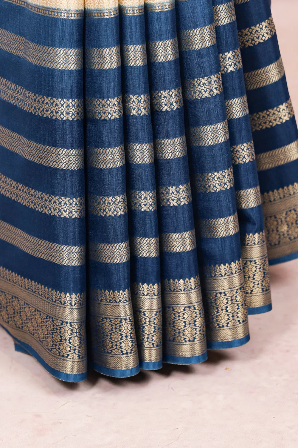 Cream Semi Banarasi Saree - Seematti