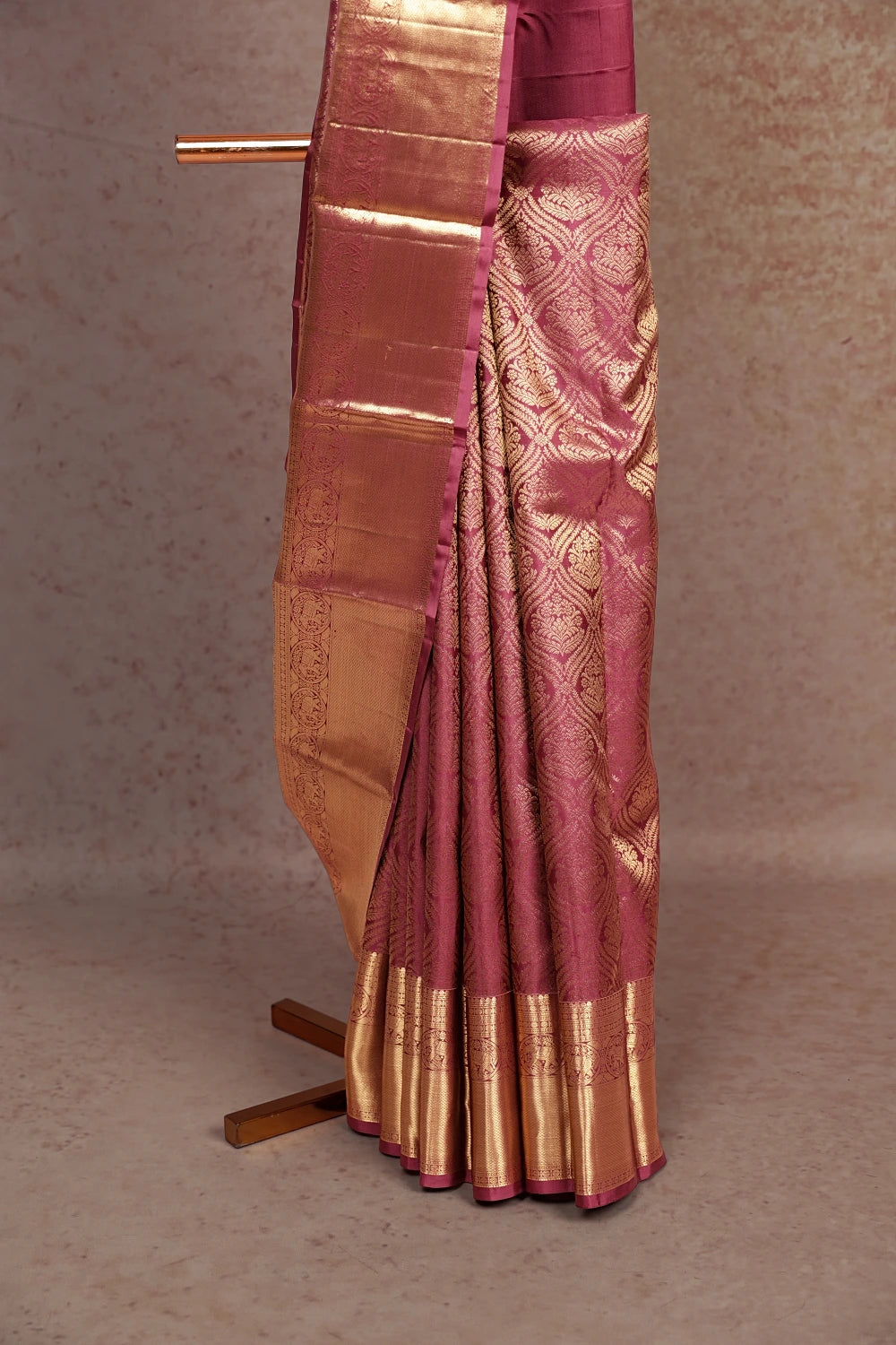 Dark Onion Colour Kancheepuram Silk Saree - Seematti