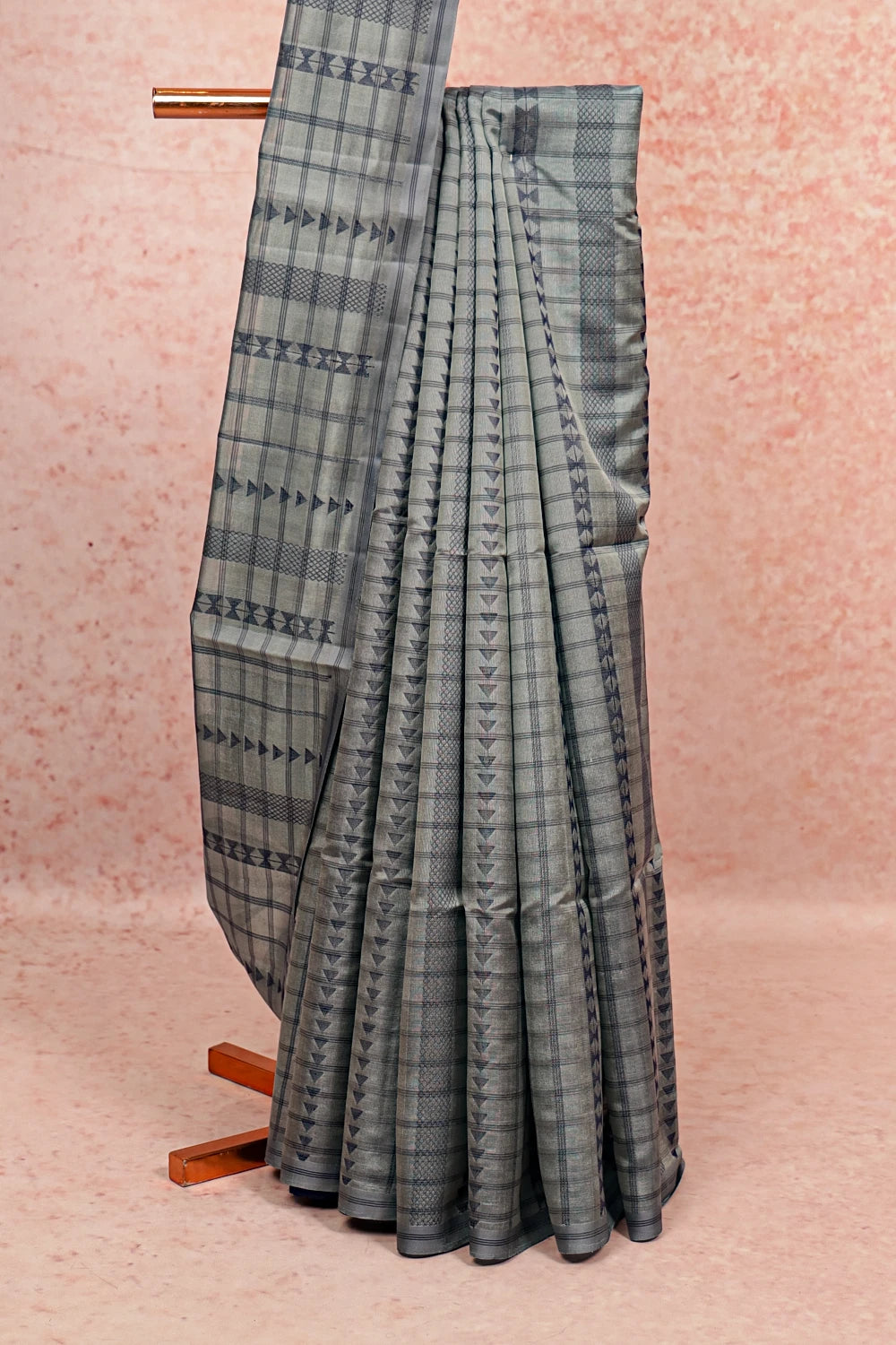 Grey Kora Silk Thread Work Saree Without Border - Seematti