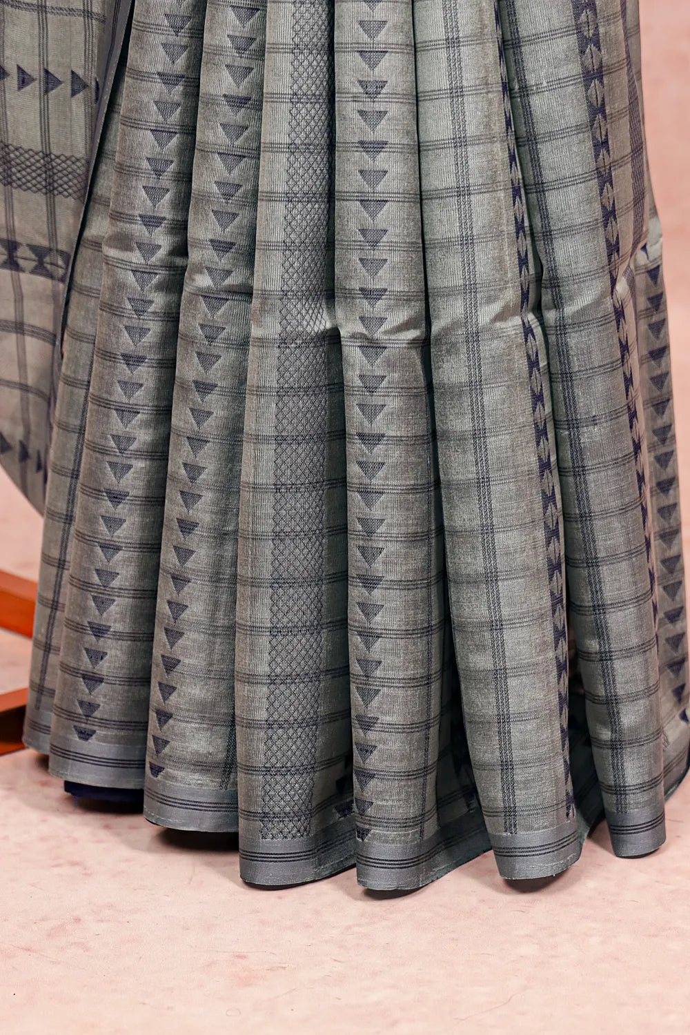 Grey Kora Silk Thread Work Saree Without Border - Seematti
