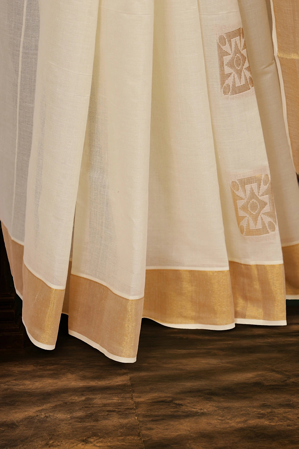 Off White Cotton Kerala Saree - Seematti