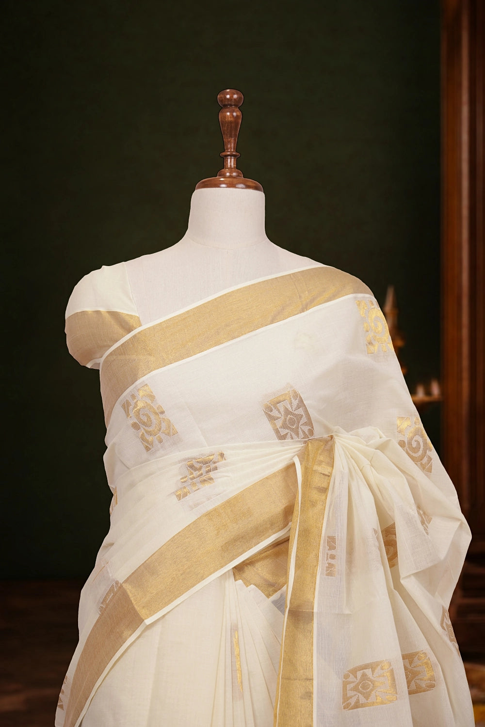 Off White Cotton Kerala Saree - Seematti