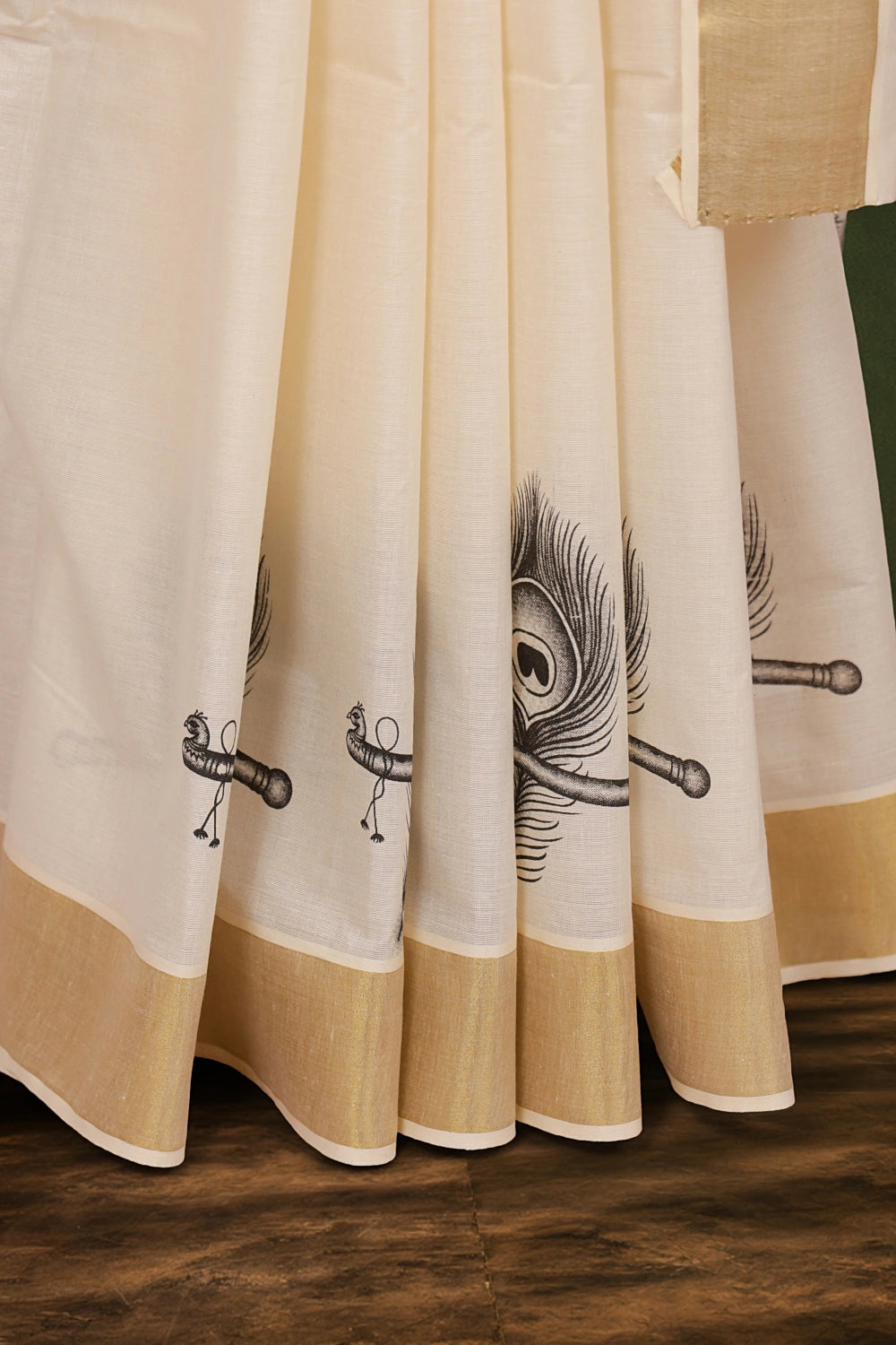 Off White Cotton Plain Kerala Saree With Golden Border - Seematti