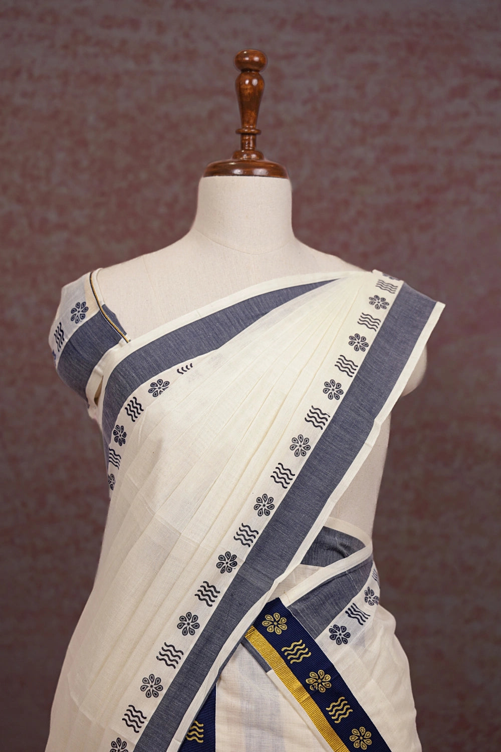 Off White Cotton Set Mundu - Seematti